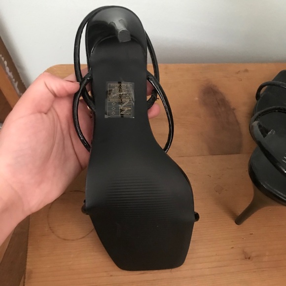 90s Heels - Picture 3 of 4